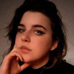 Meet your Posher, Corie